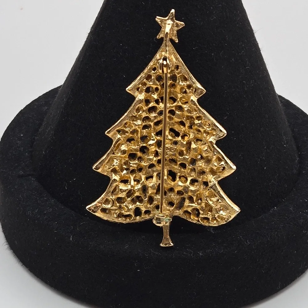 Hedy Hedison Womens Vintage 1960s Christmas Tree Brooch Rhinestone Holiday Pin